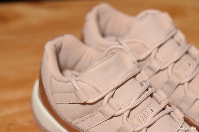 Gold Rose 11 Low GS Jordan Air AH7860-105 0530